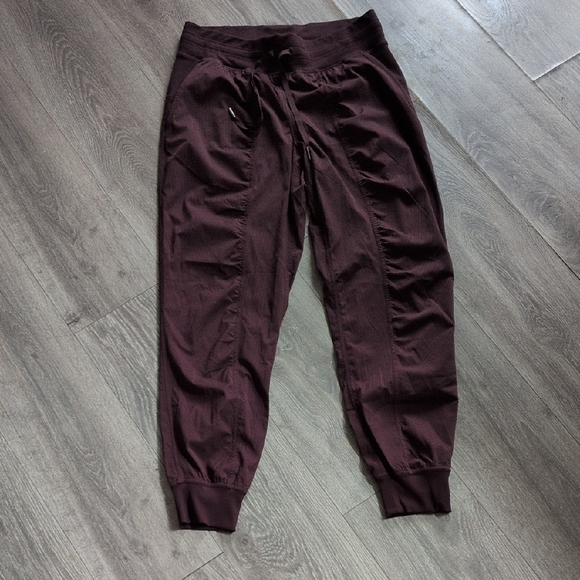 Lululemon Joggers Dance Studio Plum Burgundy Size 8 - Picture 1 of 5